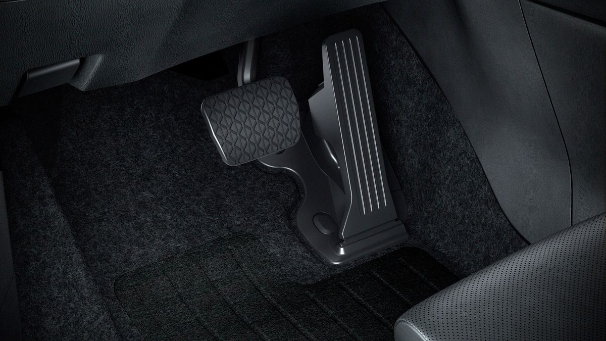 Auto Hold nie zawsze uruchamiany jest przyciskiem, ale najczęściej można go spotkać w samochodach z "automatem"