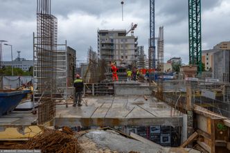 Spada liczba nowych inwestycji w budownictwie