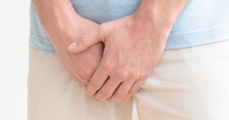 Kaszak na mosznie – jak wygląda, dlaczego powstaje i jak go leczyć?