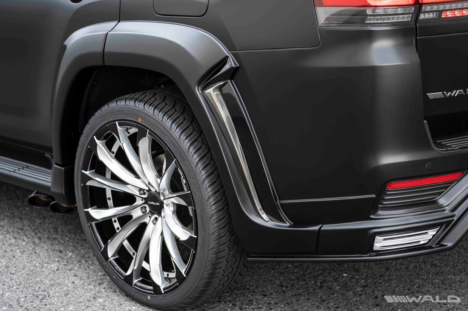Toyota Land Cruiser Wald International