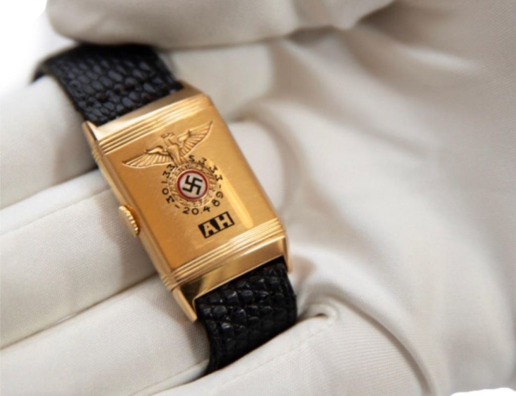 Zegarek Hitlera sprzedany za fortunę. "Odrażające"