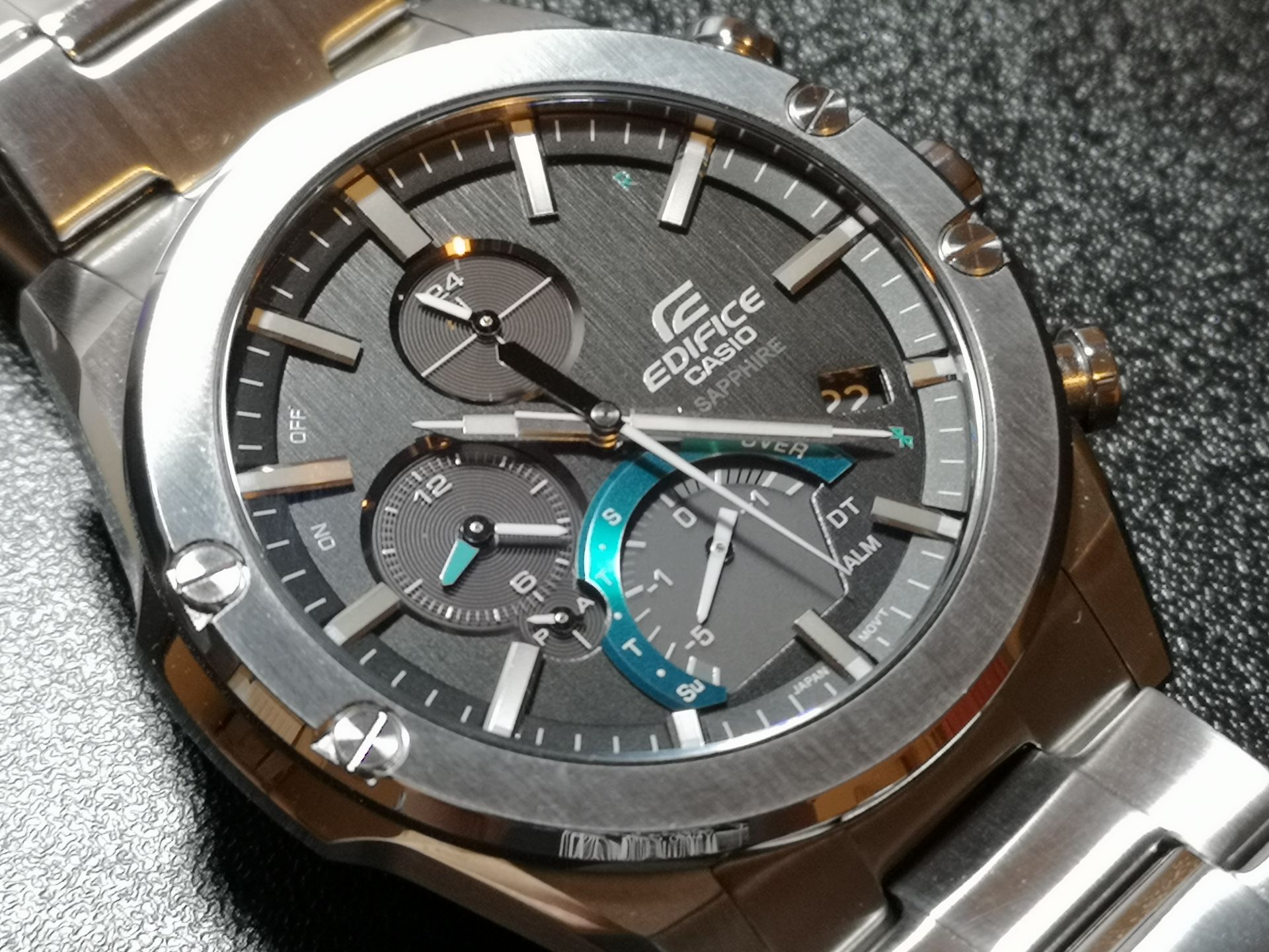 Krótki test Casio Edifice EQB-1000: Nowoczesne rozwiązania w cienkiej i eleganckiej kopercie 6