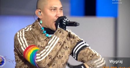 "Sylwester Marzeń" TVP. Black Eyed Peas założyli tęczowe opaski. Wymowne słowa Tomasza Kammela