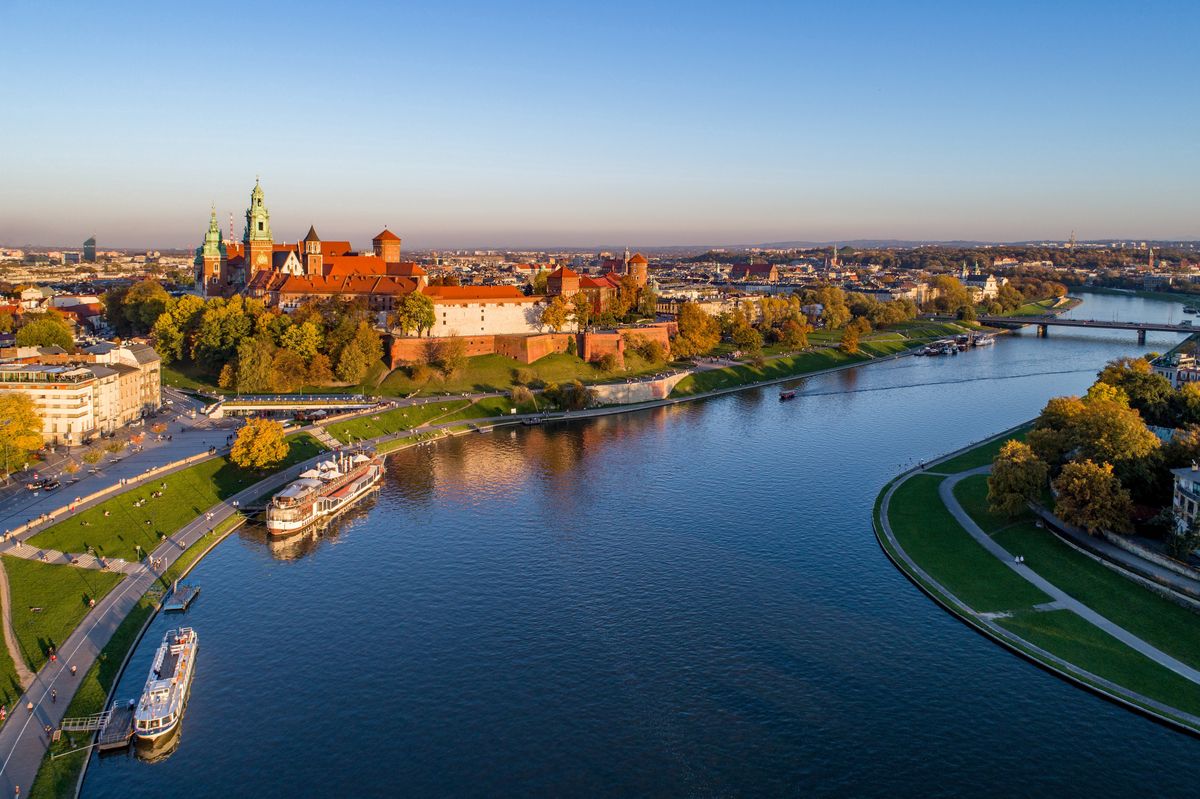 Brytyjczycy chętnie latają do Krakowa i innych dużych miast