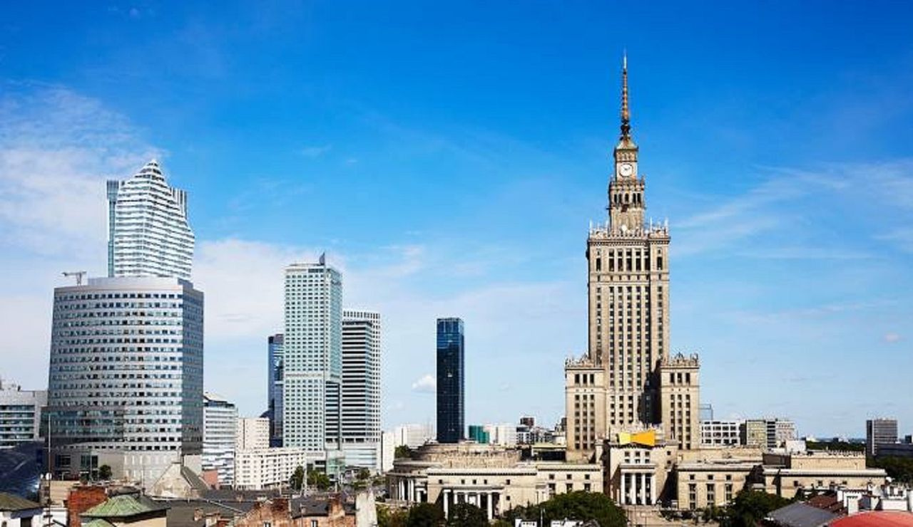 Władze Warszawy chcą zatrudnić agencję mediową. Budżet to 1,1 mln zł