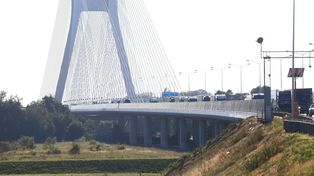 Ogromny korek na Autostradowej Obwodnicy Wrocławia. Na AOW drogowcy naprawiają nawierzchnię jezdni