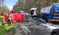 Tragiczny wypadek pod Tanowem. Mercedes uderzył w cysternę. Kobieta zginęła na miejscu