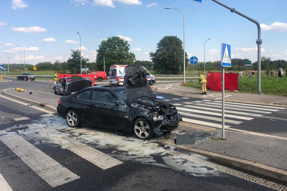 Tragiczny wypadek na obwodnicy Chodla: BMW i opel