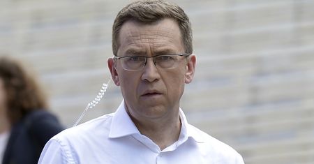 Trzeba było odwołać program. Maciej Orłoś w żałobie