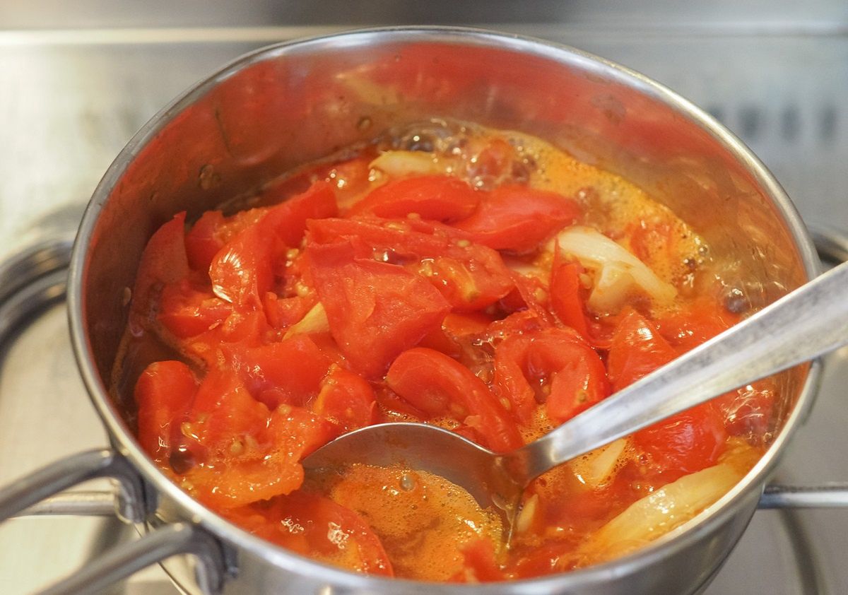 A taste of Lombardy: Crafting perfect tomato soup with cheese