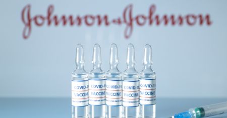 Do końca kwietnia do Polski ma trafić ponad 300 tys. szczepionek Johnson & Johnson