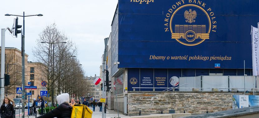 Prokuratura weszła do NBP. Tłumaczy powód