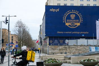 Prokuratura weszła do NBP. Tłumaczy powód