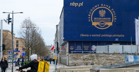 Prokuratura weszła do NBP. Tłumaczy powód