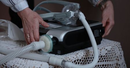 Komunikat Ogólnopolskiego Związku Świadczeniodawców Wentylacji Mechanicznej (OZŚWM) dotyczący wstrzymania przyjęć nowych pacjentów od 15 stycznia 2026 r. przez podmioty zrzeszone w związku