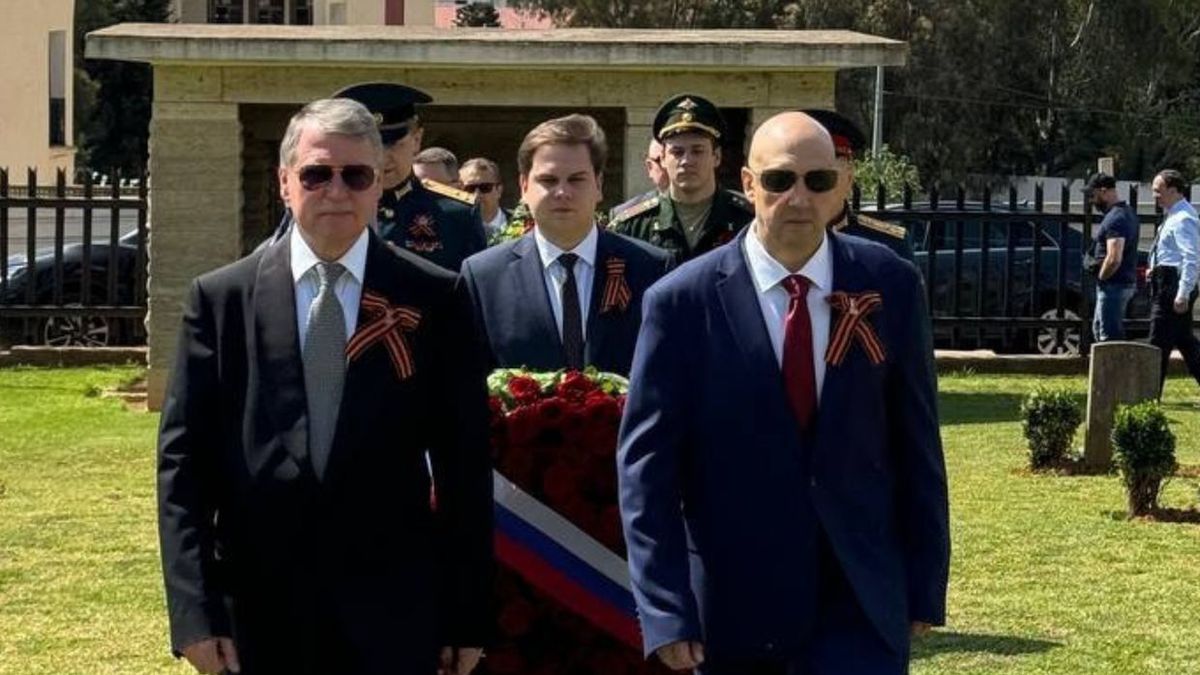 Rosyjscy doradcy wojskowi w Algierii. Jest wśród nich "generał Armagedon" (na zdjęciu po prawej stronie)