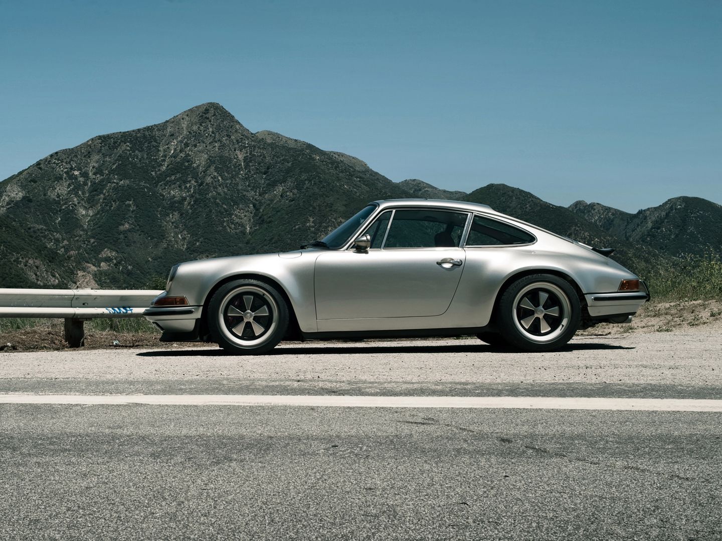Singer Porsche 911 - król współczesnych klasyków 45