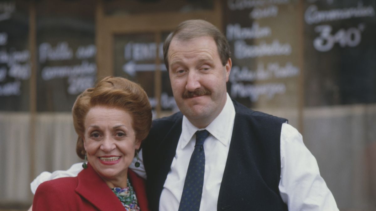 Edith And Rene From 'Allo 'Allo
British actress Carmen Silvera (1922-2002) and actor Gorden Kaye (1941-2017) posed together in character as Edith Artois and Rene Artois from the television sitcom series 'Allo 'Allo! on location in Mundford, Norfolk on 22nd April 1986. (Photo by Larry Ellis Collection/Getty Images)
Larry Ellis Collection