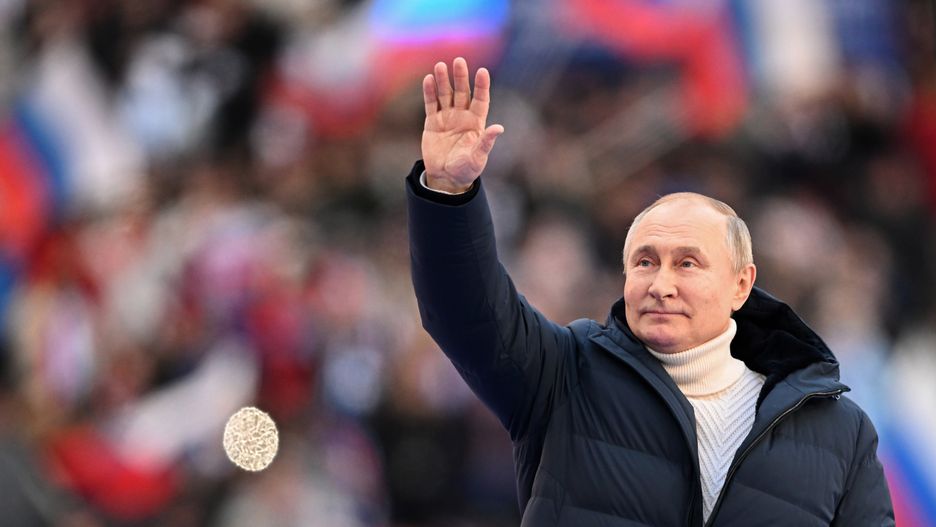  epa09833749 Russian President Vladimir Putin attends a concert marking the 8th anniversary of Crimea's reunification with Russia at the Luzhniki stadium in Moscow, Russia, 18 March 2022. Russia in 2014 annexed the Black Sea peninsula, shortly after Crimeans voted in a disputed referendum to secede from Ukraine.  EPA/RAMIL SITDIKOV / KREMLIN POOL / SPUTNIK/ POOL MANDATORY CREDIT Dostawca: PAP/EPA.
