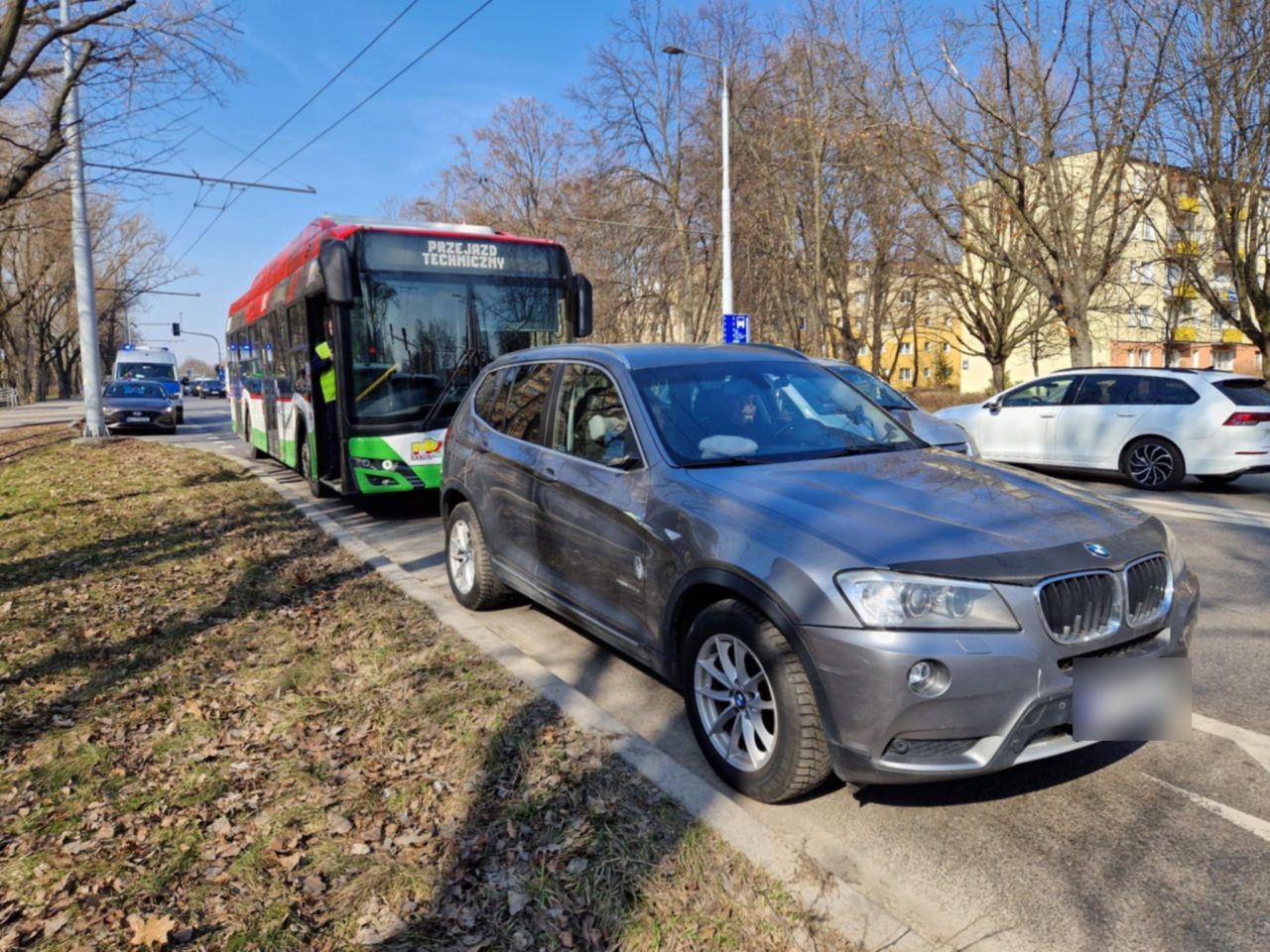 Groźny wypadek w Lublinie. Kierowca BMW zderzył się z autobusem