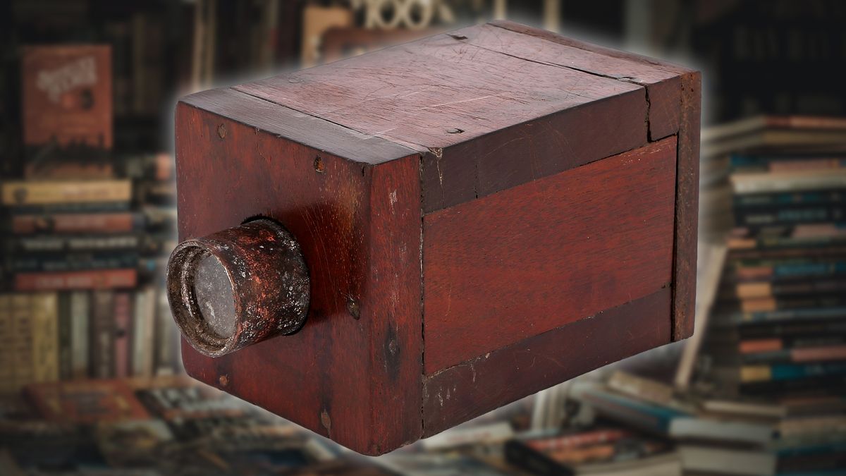 To może być najstarszy aparat, jaki trafił do sprzedaży. Pochodzi z około 1840 roku! 1