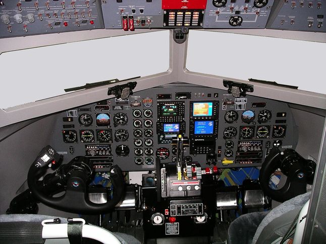 Basler BT-67  - widok kabiny pilotów 