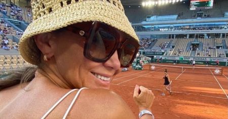 Kinga Rusin zadaje szyku w kapelutku Prady i okularach Gucci na turnieju Roland Garros. Luksusowo?