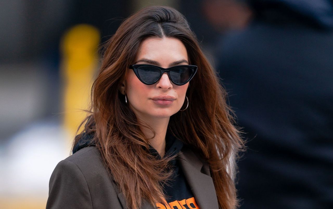 Emily Ratajkowski pozuje nago w ciąży. Modelka niedługo urodzi