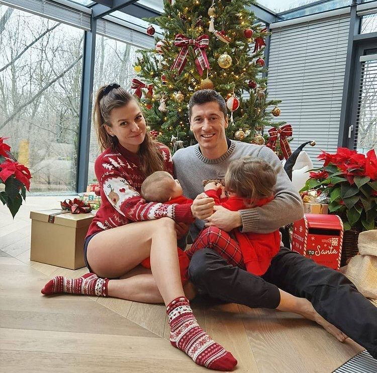 Anna i Robert Lewandowscy składają świąteczne życzenia