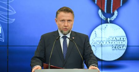 Polska musi zapłacić za szczepionki. "Kontraktowali bez pojęcia"