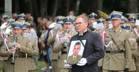 Ugodził polskiego żołnierza? Media: Podejrzany ukrywa się na Białorusi