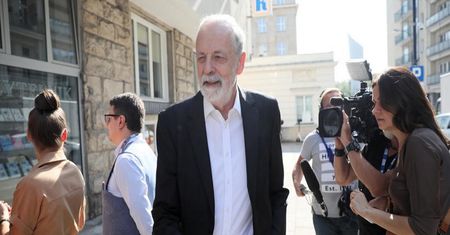 Poseł Rafał Grupiński zapragnął być poetą. A zapłaciła za to poznańska biblioteka