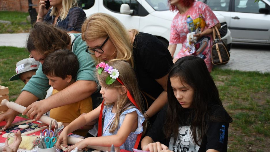 Piknik &#34; W góralskim rytmie&#34; na Placu Dominikańskim w Toruniu.