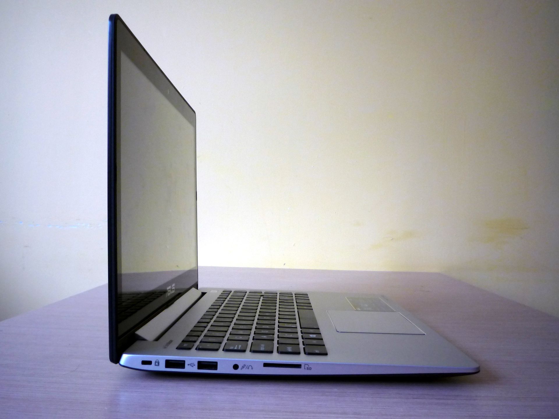 Asus VivoBook S400 – jest ultra, jest… dobrze? [test] 3