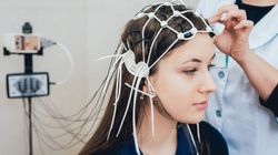 Badanie EEG głowy (elektroencefalografia) - czym jest i kiedy się je wykonuje?