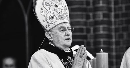 Nie żyje abp Henryk Hoser. Przebieg uroczystości pogrzebowych