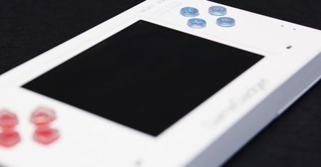 GameGadget - mobilny emulator dla miłośników retro [wideo]
