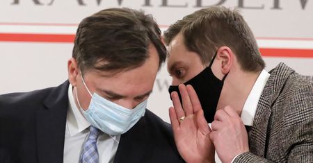 Zbigniew Ziobro deklaruje: Solidarna Polska zostaje w koalicji. Lawina komentarzy