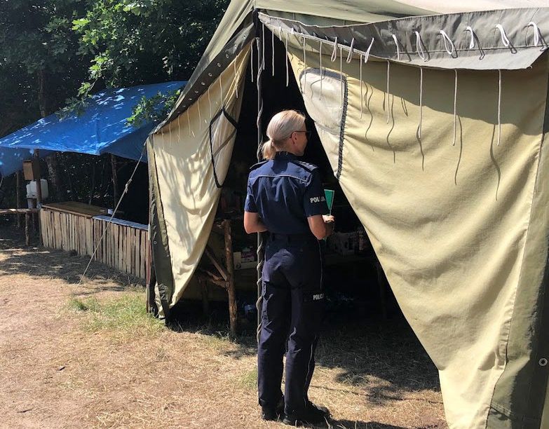 Kierownik obozu harcerskiego pod wpływem alkoholu