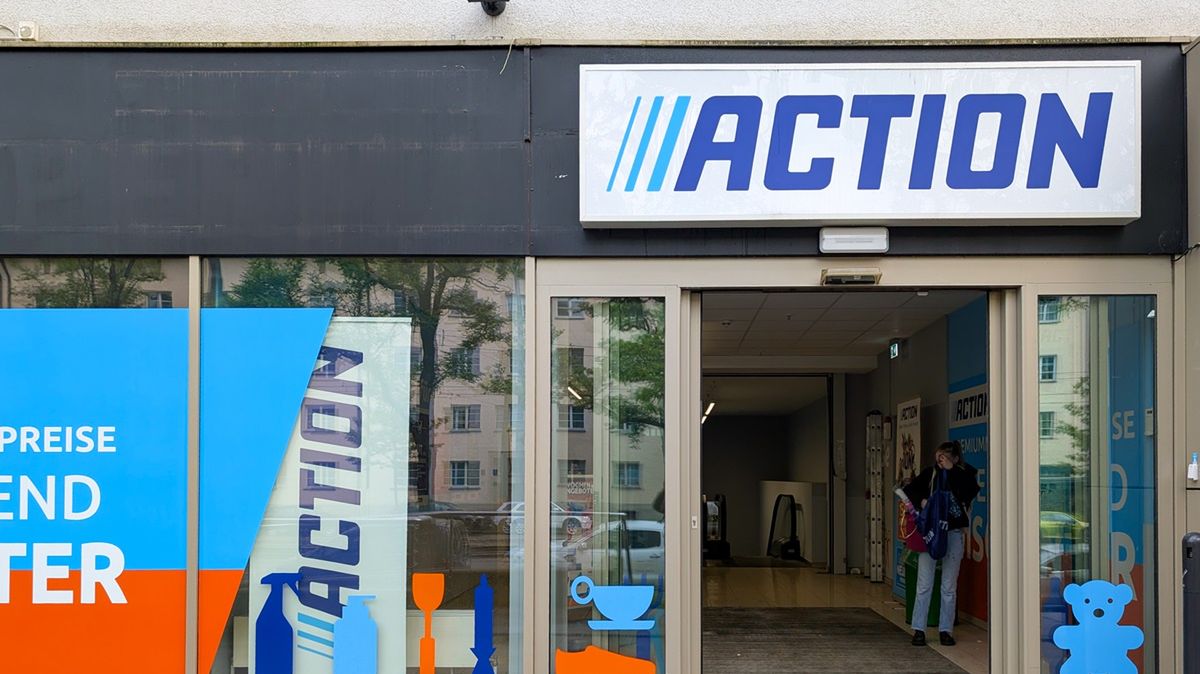 W Action można kupić lampki choinkowe.