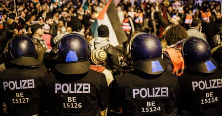 Ocalały z Holokaustu: Na ulicach Niemiec jest gorzej niż w 1934 roku