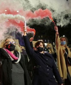 Okładki tygodników. "Brudna wojna" w TVN i trudny rok dla kobiet