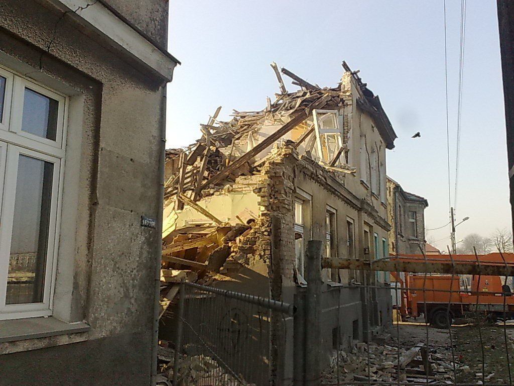 Najpierw planowano zbudować tu magistrat. Pomysł na skarbówkę wciąż jest aktualny. Wiele budynków przy Wale Okrężnym rozebrano już kilkanaście lat temu.