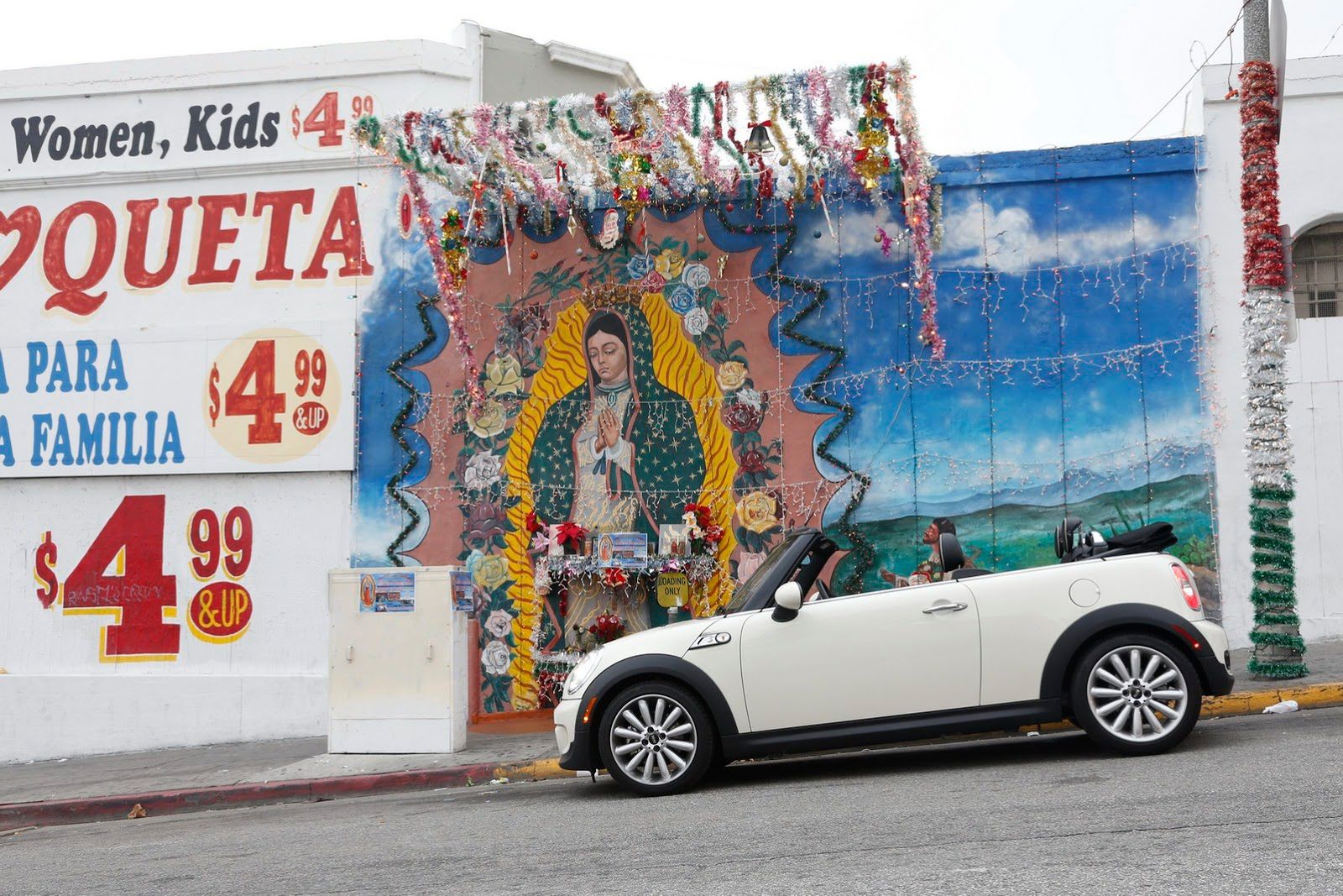 Galeria Mini jako celebracja sprzedaży półmilionowego egzemplarza w USA 86