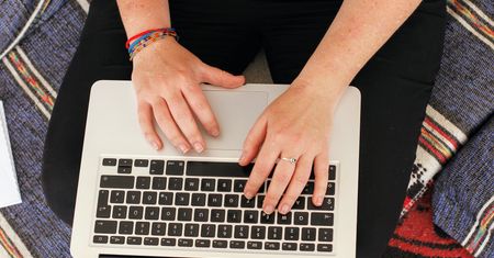 Oszustwo "na pracodawcę". Rzecznik Finansowy ostrzega