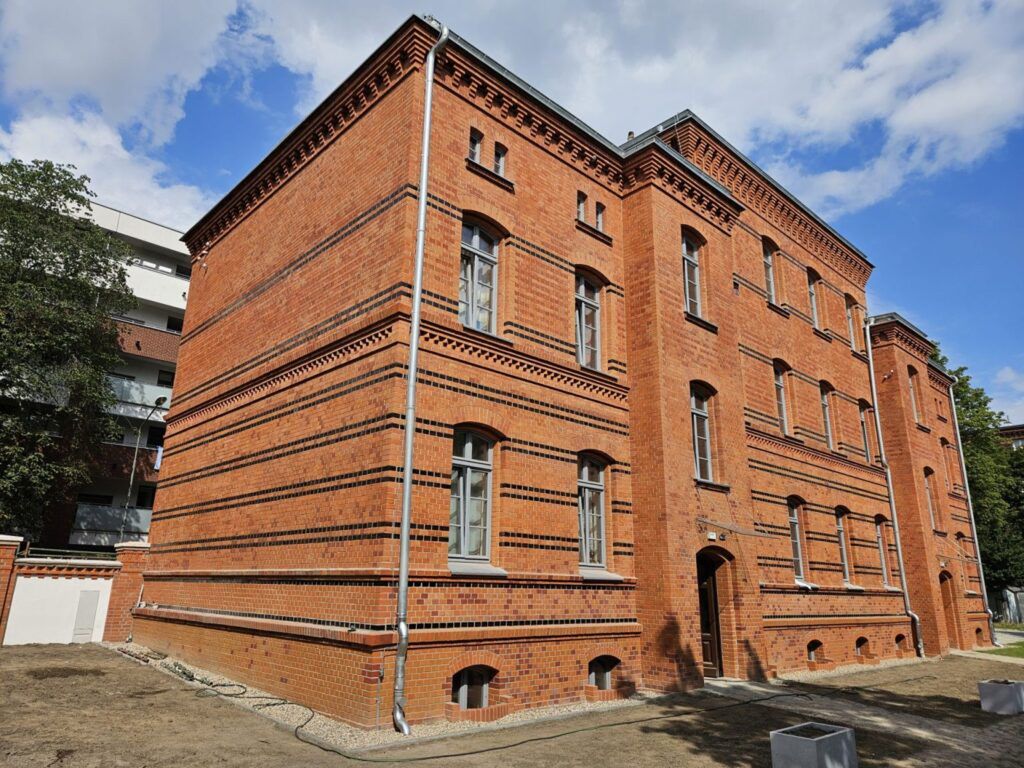 Poznań: Kamienica przy ul. Wojskowej 8 odzyskała dawny blask