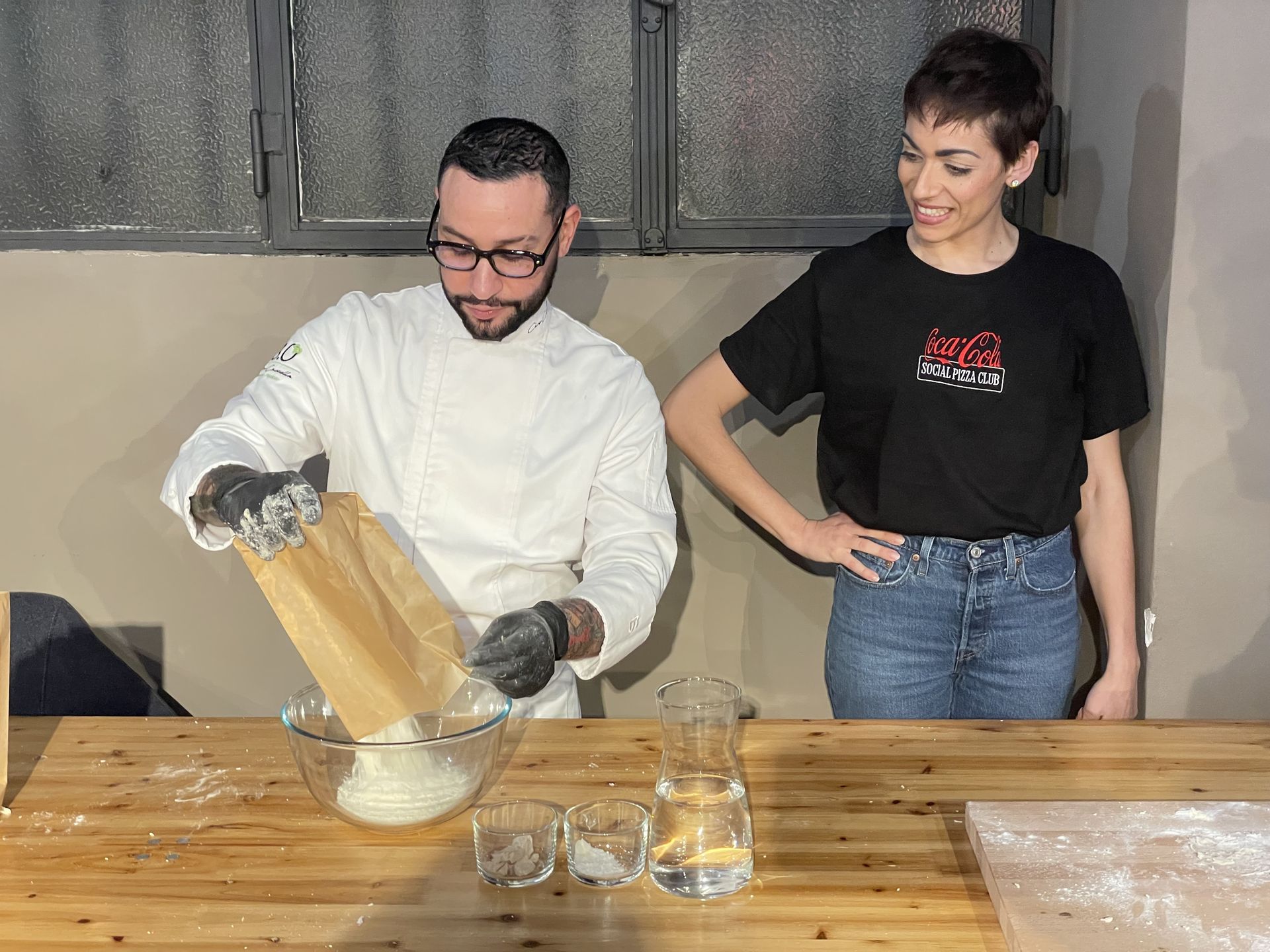 Składniki na ciasto są proste, a klucz do sukcesu leży w kolejności ich dodawania