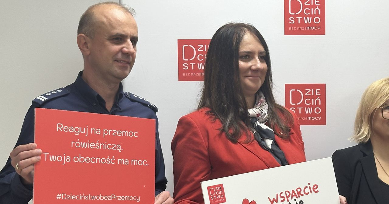 Poznań: Jak przeciwdziałać przemocy rówieśniczej i cyberprzemocy? "Bez zakazu może nam się nie udać"