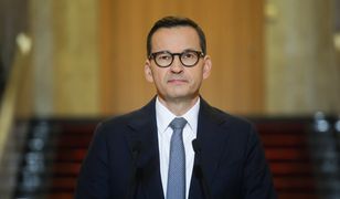 Siedział samotnie. Nikt nie przyszedł na spotkanie z Morawieckim