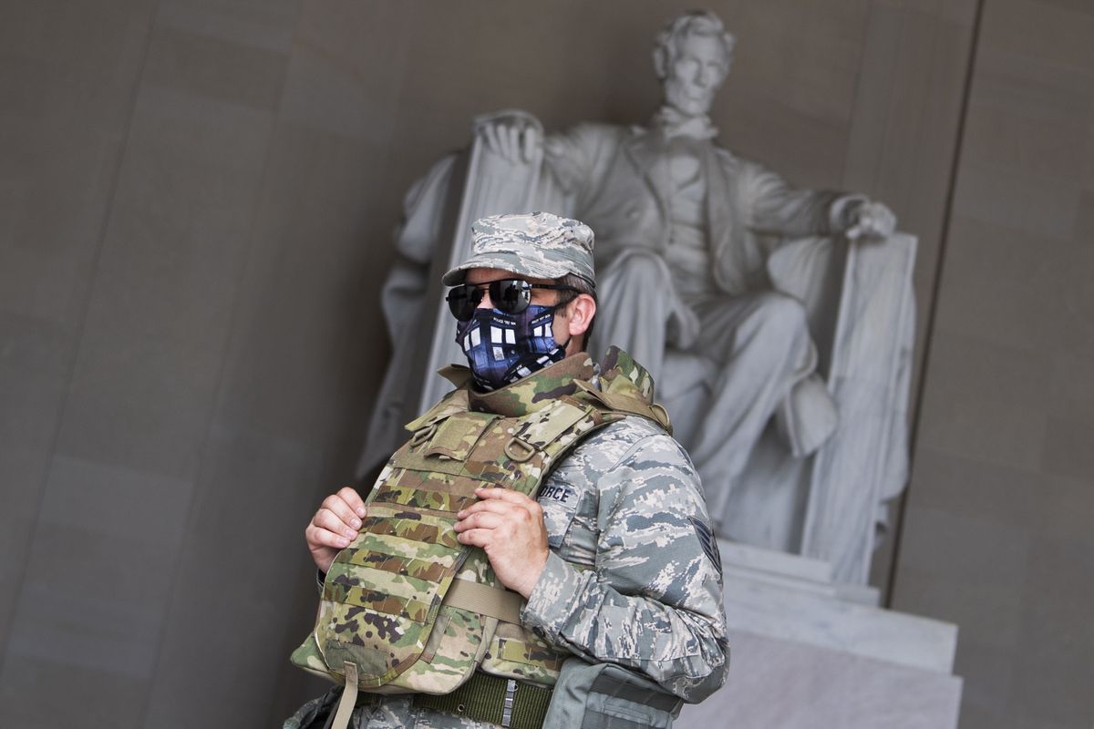USA. Gwardziści odsunięci od służby przy ochronie inauguracji Joe Bidena. (Photo By Tom Williams/CQ-Roll Call, Inc via Getty Images)